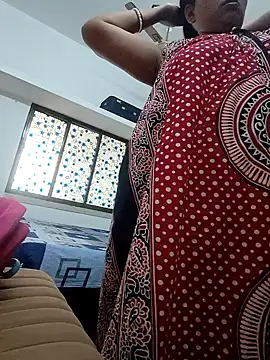 Hot-Tinaa online show from 04/17/26, 03:09