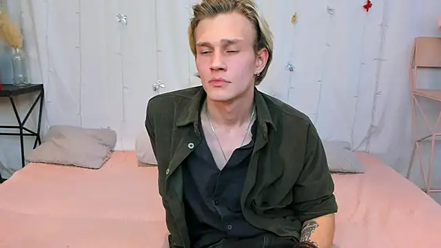 Snapshot of Volan_Starts chatting on 01/19/26, 03:38 Volan Starts online show from 01/19/26, 03:38