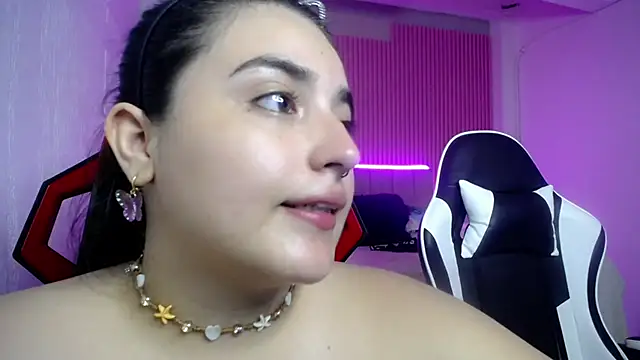 Snapshot of sonic_jess07 chatting on 06/22/26, 01:18 sonic jess07 online show from 06/22/26, 01:18