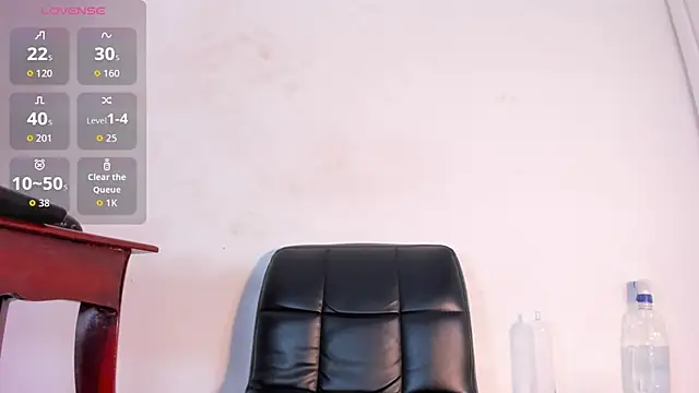 naughtylizeth  online show from 04/07/26, 08:42