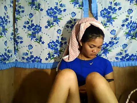 PinaySkinnyJust18 online show from 04/15/26, 09:27