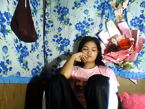 PinaySkinnyJust18 online show from 05/25/26, 09:54