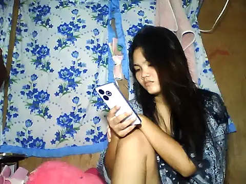 PinaySkinnyJust18 online show from 06/03/26, 09:53