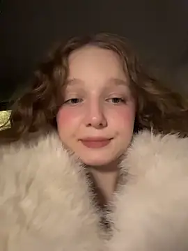 Snapshot of outside_rosy chatting on 03/01/26, 04:53 outside rosy online show from 03/01/26, 04:53