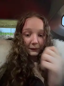 Snapshot of outside_rosy chatting on 03/02/26, 03:41 outside rosy online show from 03/02/26, 03:41