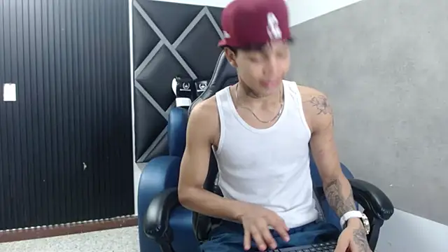 Dogan Renzo0 online show from 02/04/26, 07:42