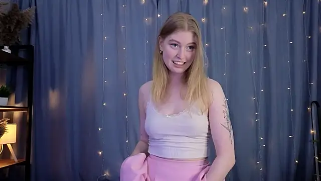 LanaRoxxy online show from 04/19/26, 11:53