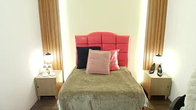 IvonneRoss  online show from 02/24/26, 12:14