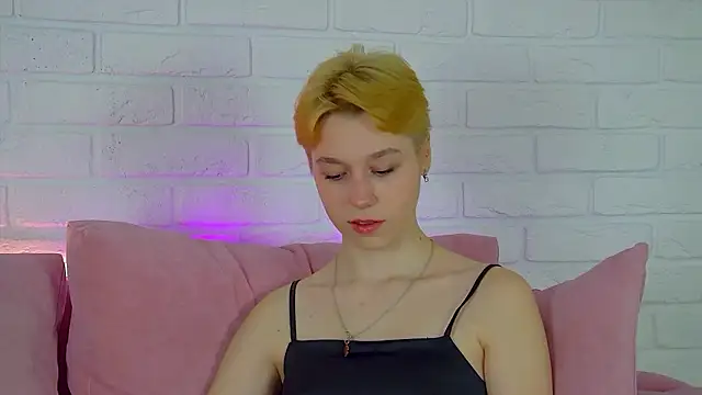 Snapshot of AgataGate chatting on 02/21/26, 04:35 AgataGate online show from 02/21/26, 04:35