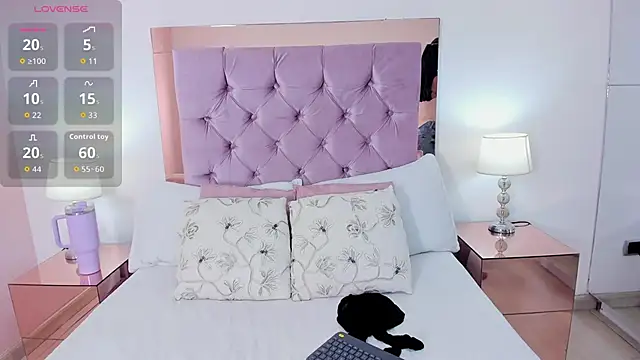 Rose Allure online show from 04/12/26, 11:37