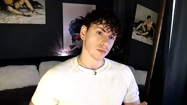 Snapshot of TylerGibson chatting on 07/16/26, 04:40 TylerGibson online show from 07/16/26, 04:40