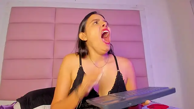 Catalinna 03 online show from 03/25/26, 12:55