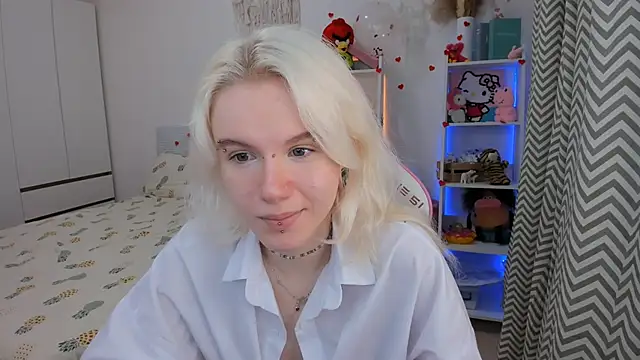 Snapshot of Mia_WaterFall chatting on 02/18/26, 03:46 Mia WaterFall online show from 02/18/26, 03:46