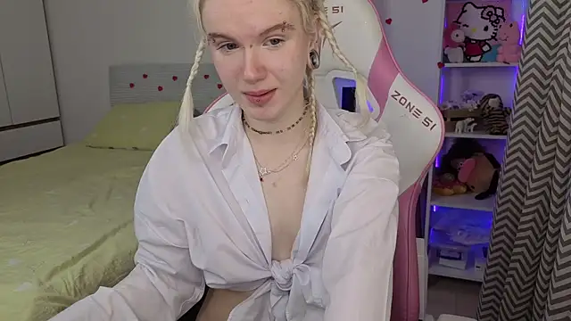 Snapshot of Mia_WaterFall chatting on 02/21/26, 03:18 Mia WaterFall online show from 02/21/26, 03:18