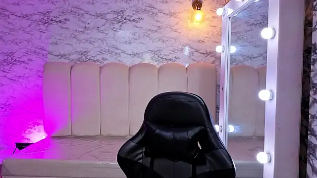 Snapshot of Melisa_v chatting on 02/24/26, 08:29 Melisa v online show from 02/24/26, 08:29