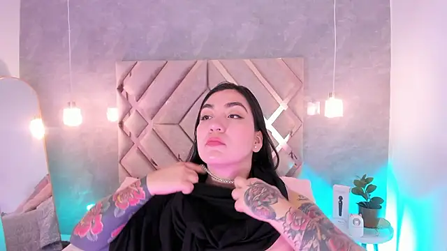 KathiaJenner online show from 02/20/26, 12:05