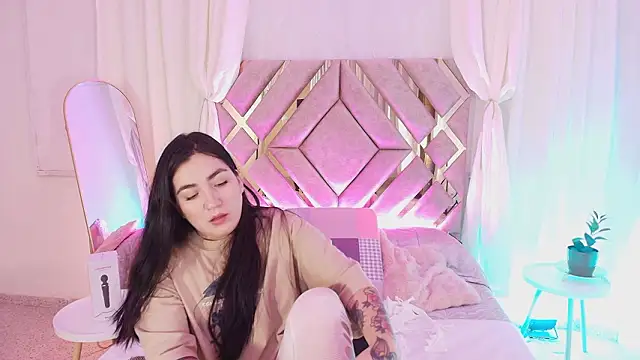 KathiaJenner online show from 03/17/26, 01:36