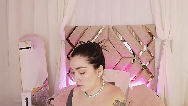 KathiaJenner online show from 04/14/26, 11:27