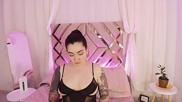 KathiaJenner online show from 04/16/26, 11:22