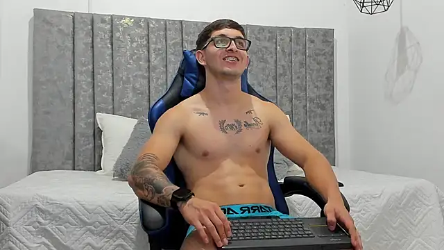 Calvin Hunter online show from 02/07/26, 03:10