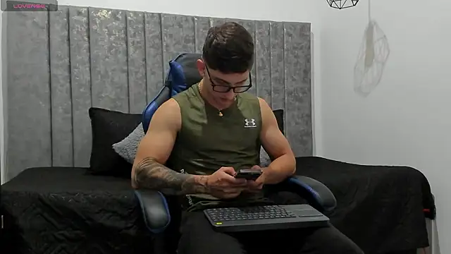 Calvin Hunter online show from 03/19/26, 01:20