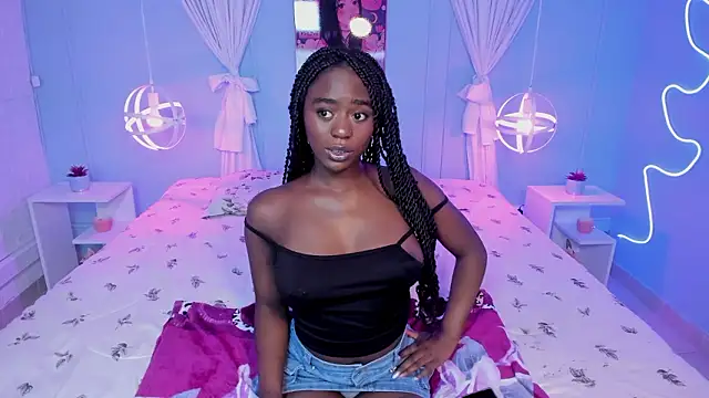 Snapshot of naomi_campell chatting on 02/22/26, 05:55 naomi campell online show from 02/22/26, 05:55