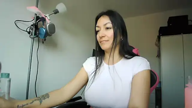 Yulian Milf online show from 03/13/26, 10:55