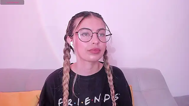 Snapshot of Fernanda_aaaa chatting on 03/02/26, 02:02 Fernanda aaaa online show from 03/02/26, 02:02