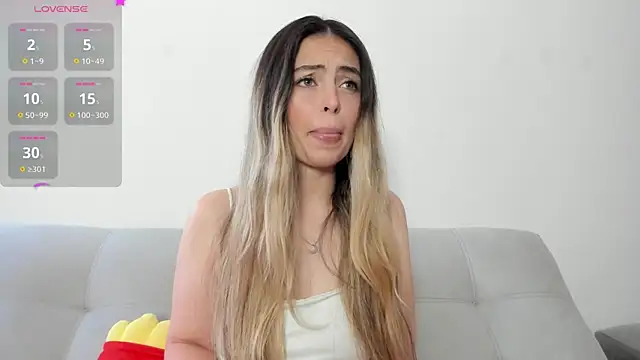 Snapshot of Fernanda_aaaa chatting on 06/25/26, 03:16 Fernanda aaaa online show from 06/25/26, 03:16