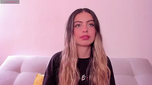 Snapshot of Fernanda_aaaa chatting on 07/17/26, 03:50 Fernanda aaaa online show from 07/17/26, 03:50