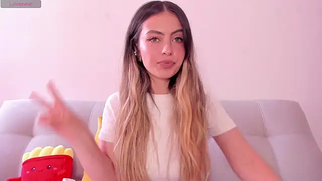 Snapshot of Fernanda_aaaa chatting on 07/18/26, 07:28 Fernanda aaaa online show from 07/18/26, 07:28