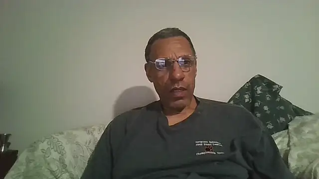 swimmer2496 online show from 02/15/26, 03:47