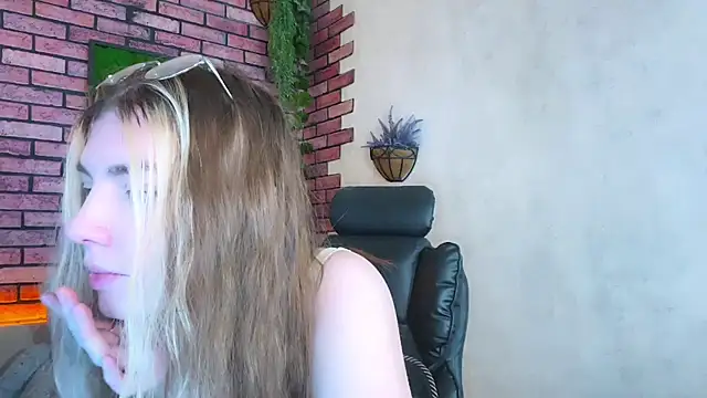 Eva StarXXXX online show from 03/18/25, 04:47