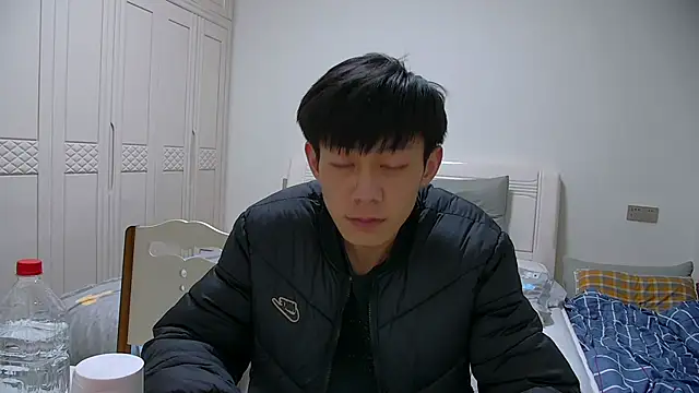 Snapshot of paofu-001 chatting on 02/04/26, 10:54 paofu-001 online show from 02/04/26, 10:54