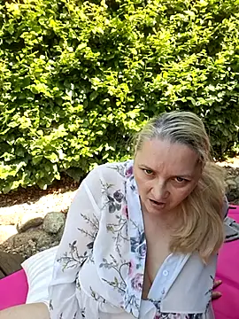 MaskedQueen77 online show from 07/12/26, 01:13