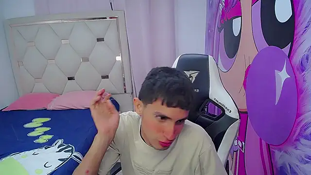 Akyra latinn online show from 02/12/26, 12:33