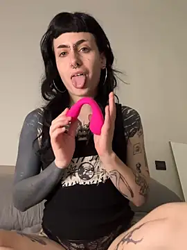 Snapshot of ferrraglia chatting on 04/16/26, 12:39 ferrraglia online show from 04/16/26, 12:39