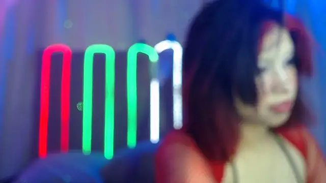 Snapshot of Raven_Goth8 chatting on 02/14/26, 07:10 Raven Goth8 online show from 02/14/26, 07:10