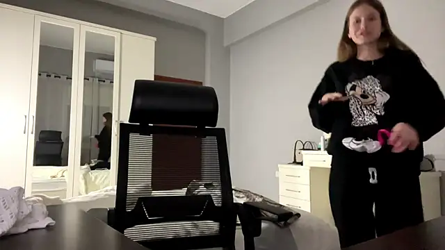 Iuckystar19 online show from 03/26/26, 05:40