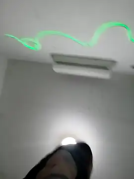 Snapshot of MRdxxx444 chatting on 03/11/26, 04:24 MRdxxx444 online show from 03/11/26, 04:24