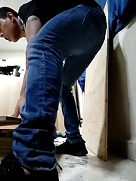 Snapshot of MRdxxx444 chatting on 04/14/26, 01:22 MRdxxx444 online show from 04/14/26, 01:22