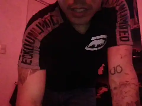 Snapshot of MRdxxx444 chatting on 04/14/26, 01:28 MRdxxx444 online show from 04/14/26, 01:28