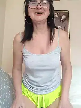 AliceSwan57 online show from 06/17/26, 06:16