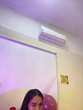 JuliaaVega online show from 02/12/26, 12:11