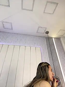 JuliaColemann online show from 02/18/26, 12:12