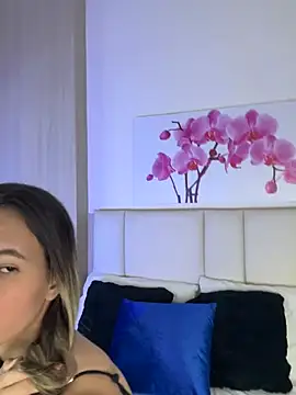 Snapshot of JuliaColemann chatting on 06/23/26, 12:03 JuliaColemann online show from 06/23/26, 12:03