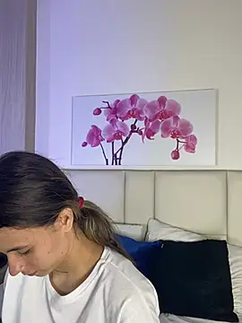 Snapshot of JuliaColemann chatting on 07/15/26, 12:10 JuliaColemann online show from 07/15/26, 12:10