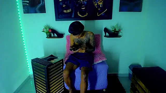 Tatoo Noah online show from 03/31/26, 01:11