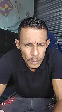 juanmaur22 online show from 01/19/26, 04:22