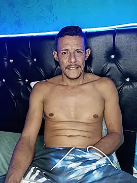 juanmaur22 online show from 02/15/26, 12:18